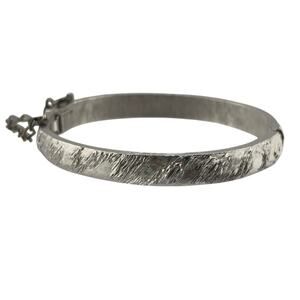 Vintage Crown Trifari Textured Silver Tone Hinged Bangle Bracelet